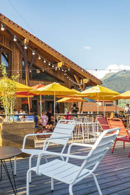 ⇒ Base Camp Lodge · Hotel Bourg-Saint-Maurice, terrasse