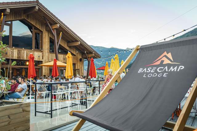 ⇒ Base Camp Lodge · Hotel Bourg-Saint-Maurice, terrasse